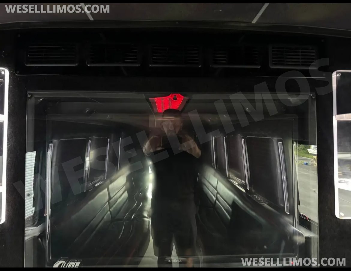 Limo Bus for Sale in Seminole, FL - Photo 10