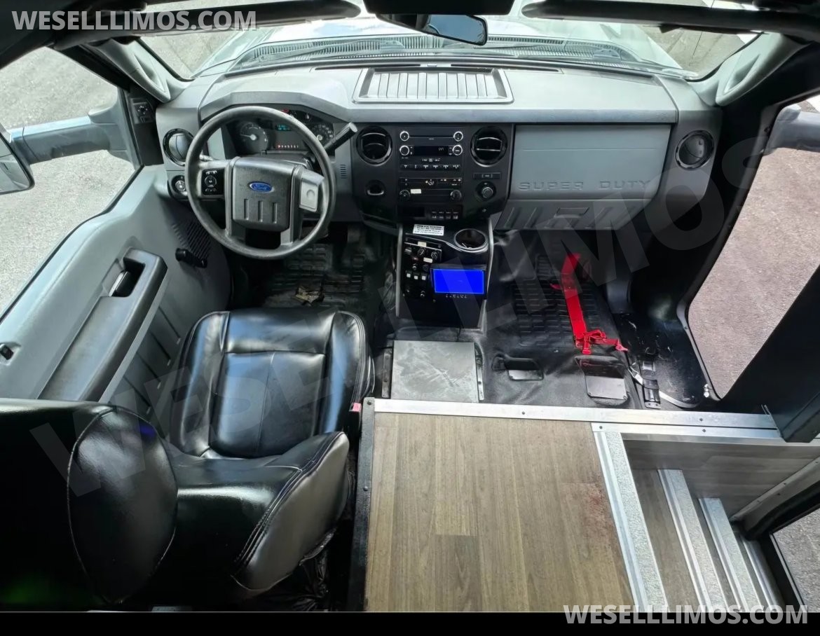 Limo Bus for Sale in Seminole, FL - Photo 11