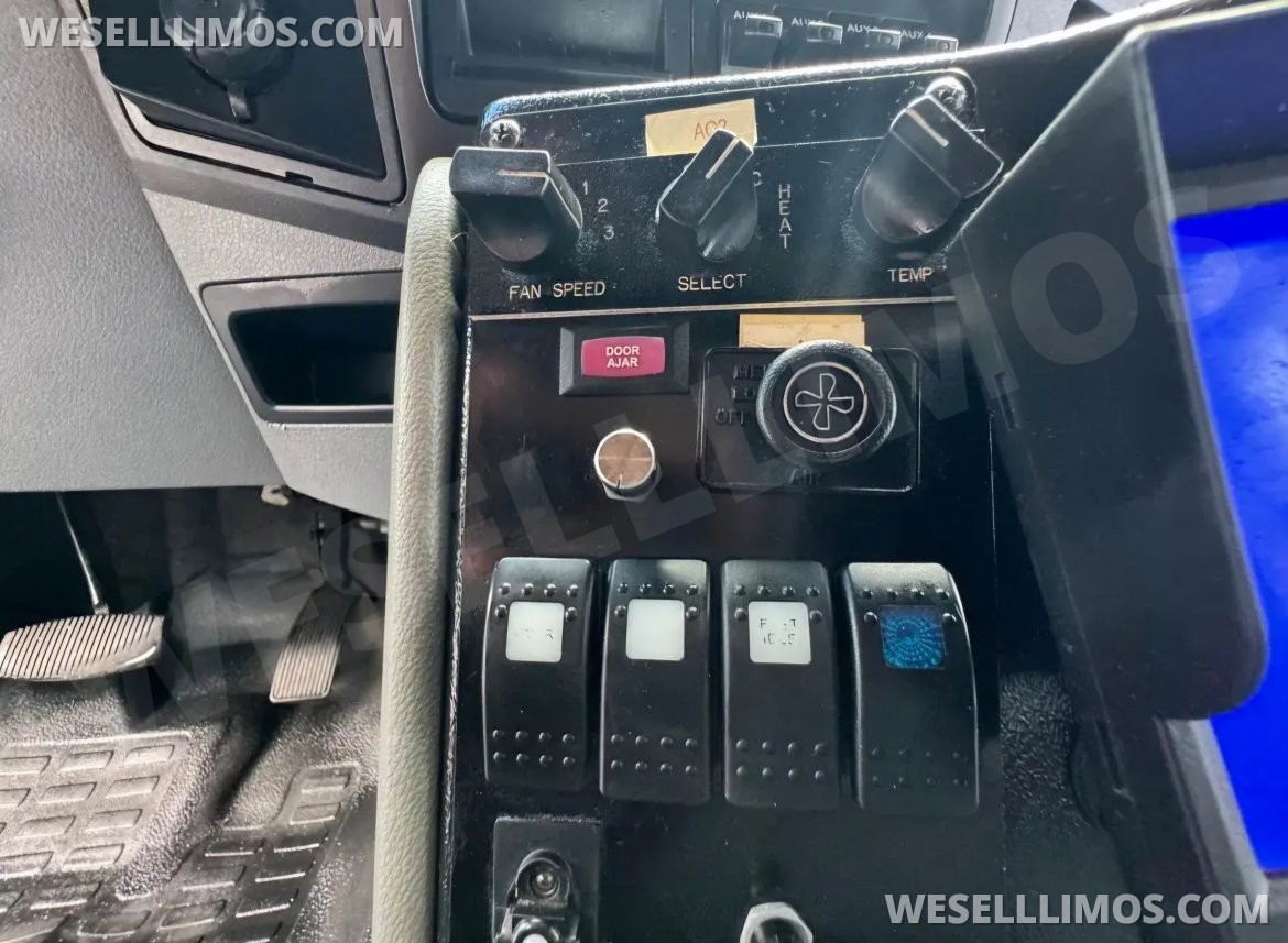 Limo Bus for Sale in Seminole, FL - Photo 16