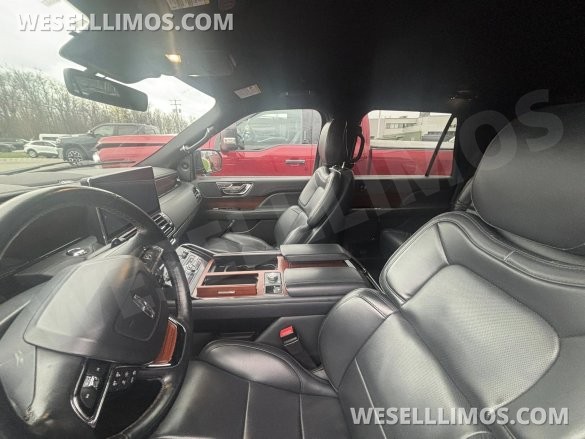 2022 Lincoln Navigator L SUV for Sale in Buffalo, NY - Photo 3