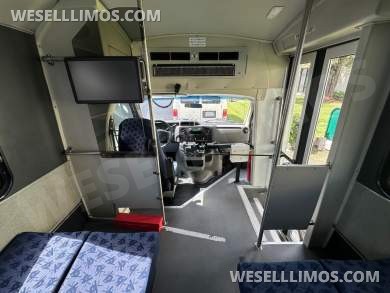 2017 Champion Bus Ford E-450 Challenger Shuttle Bus - Shuttle Bus for Sale in CARSON, CA - Photo 15