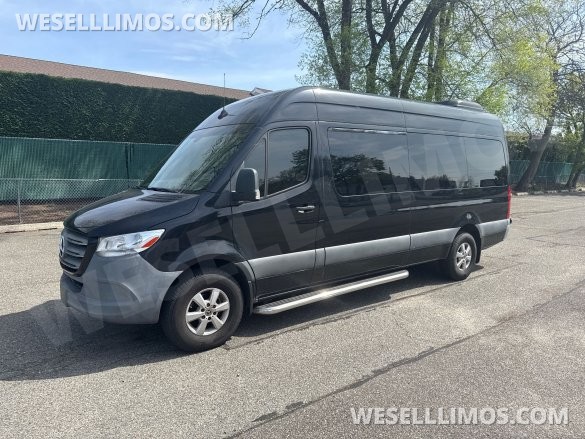 2020 Mercedes-Benz Sprinter Sprinter for Sale in Baldwin, NY - Photo 3