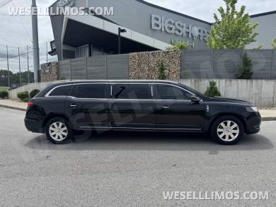 2014 Picasso Limo Mfg Lincoln MKT Limousine - Limousine for Sale in Springfield, MO - Photo 3