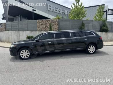 2014 Picasso Limo Mfg Lincoln MKT Limousine - Limousine for Sale in Springfield, MO - Photo 8