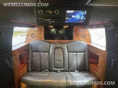 2014 Picasso Limo Mfg Lincoln MKT Limousine - Limousine for Sale in Springfield, MO - Photo 11