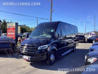 2019 Mercedes-Benz 2019 Mercedes - Benz Series Executive Sprinter Limousine for Sale in Columbus, OH