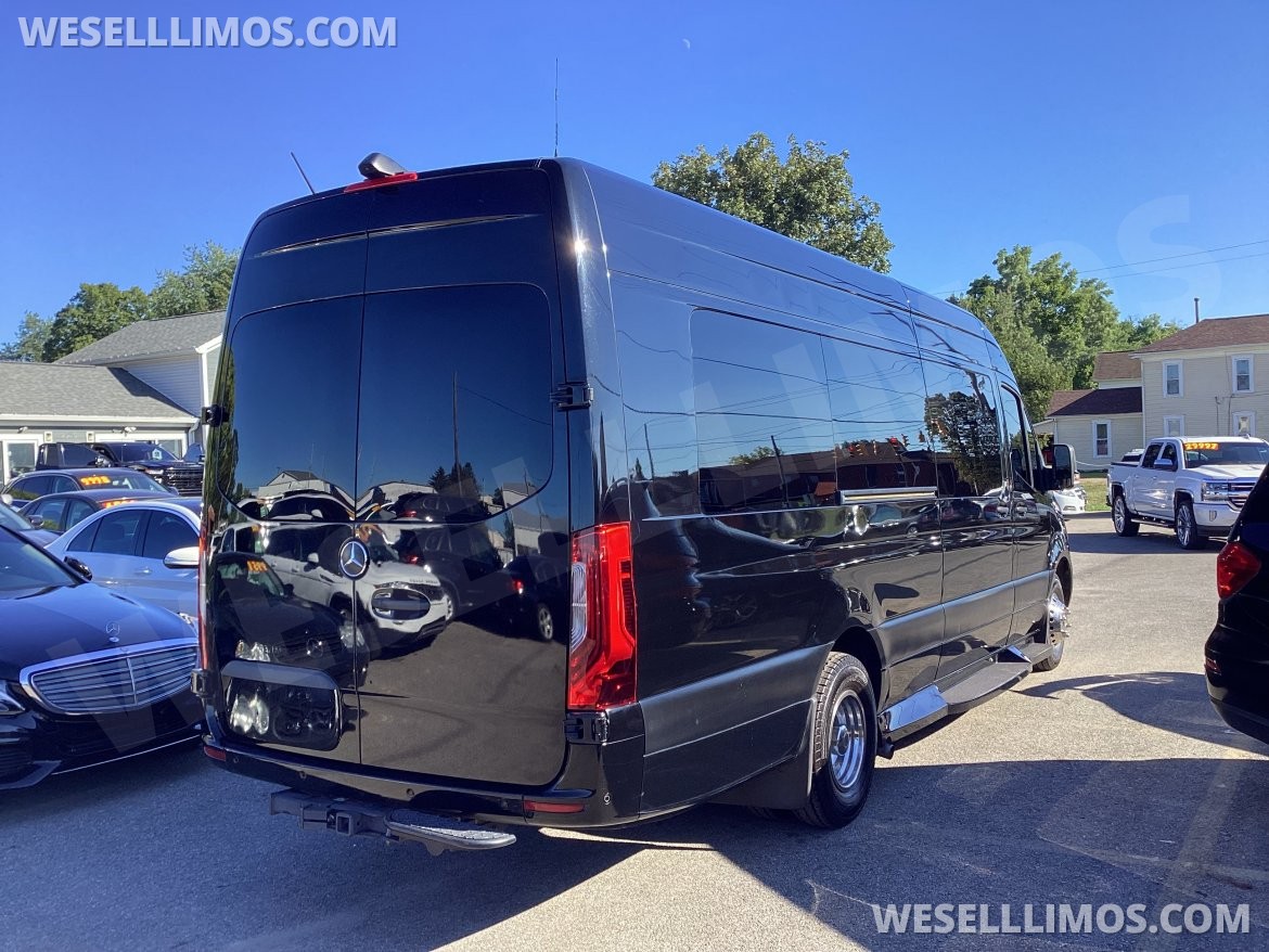 Limousine for Sale in Columbus, OH - Photo 3