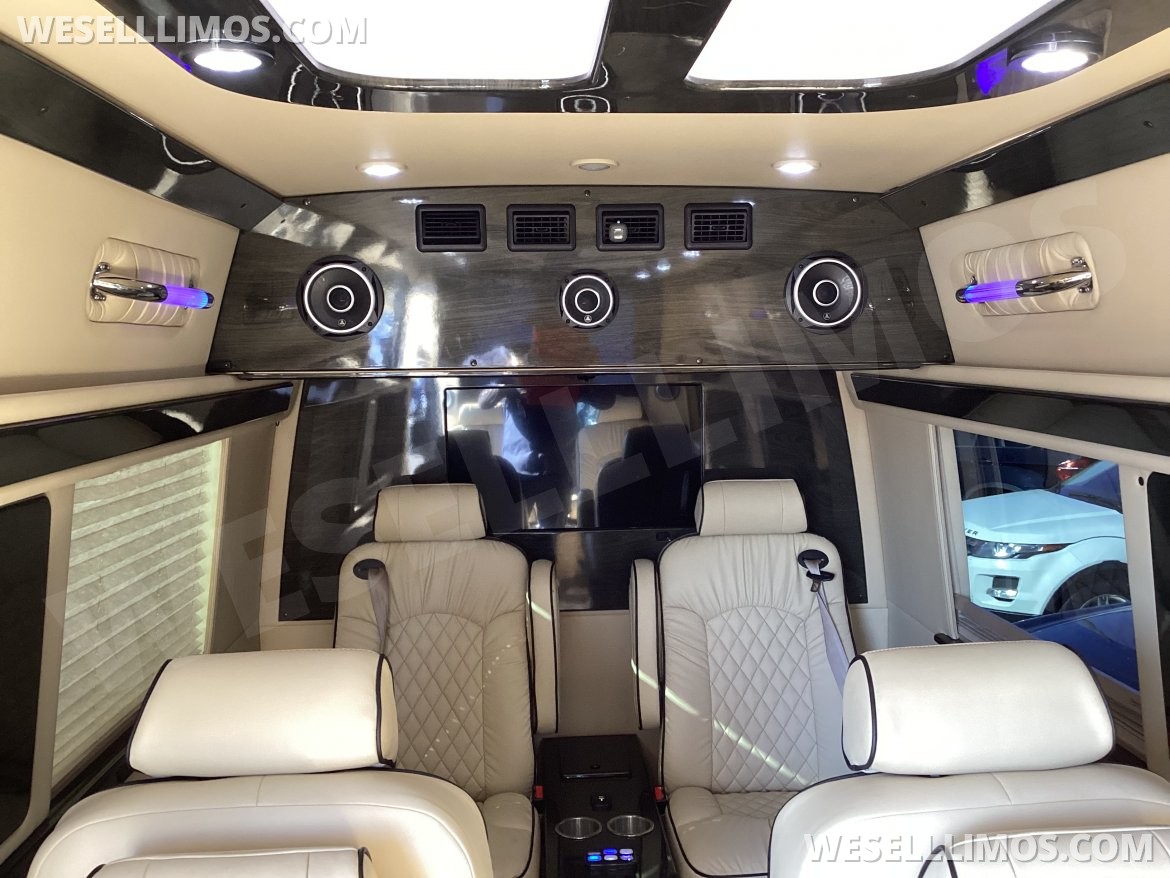 Limousine for Sale in Columbus, OH - Photo 6