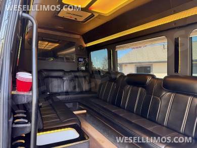 2019 Royale Mercedes-Benz Sprinter Sprinter - Sprinter for Sale in Aurora, CO - Photo 4
