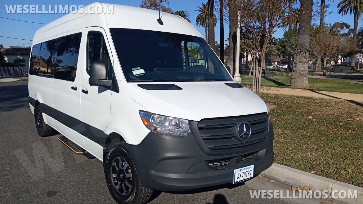 CEO SUV Mobile Office for Sale in Los Angeles, CA - Photo 2
