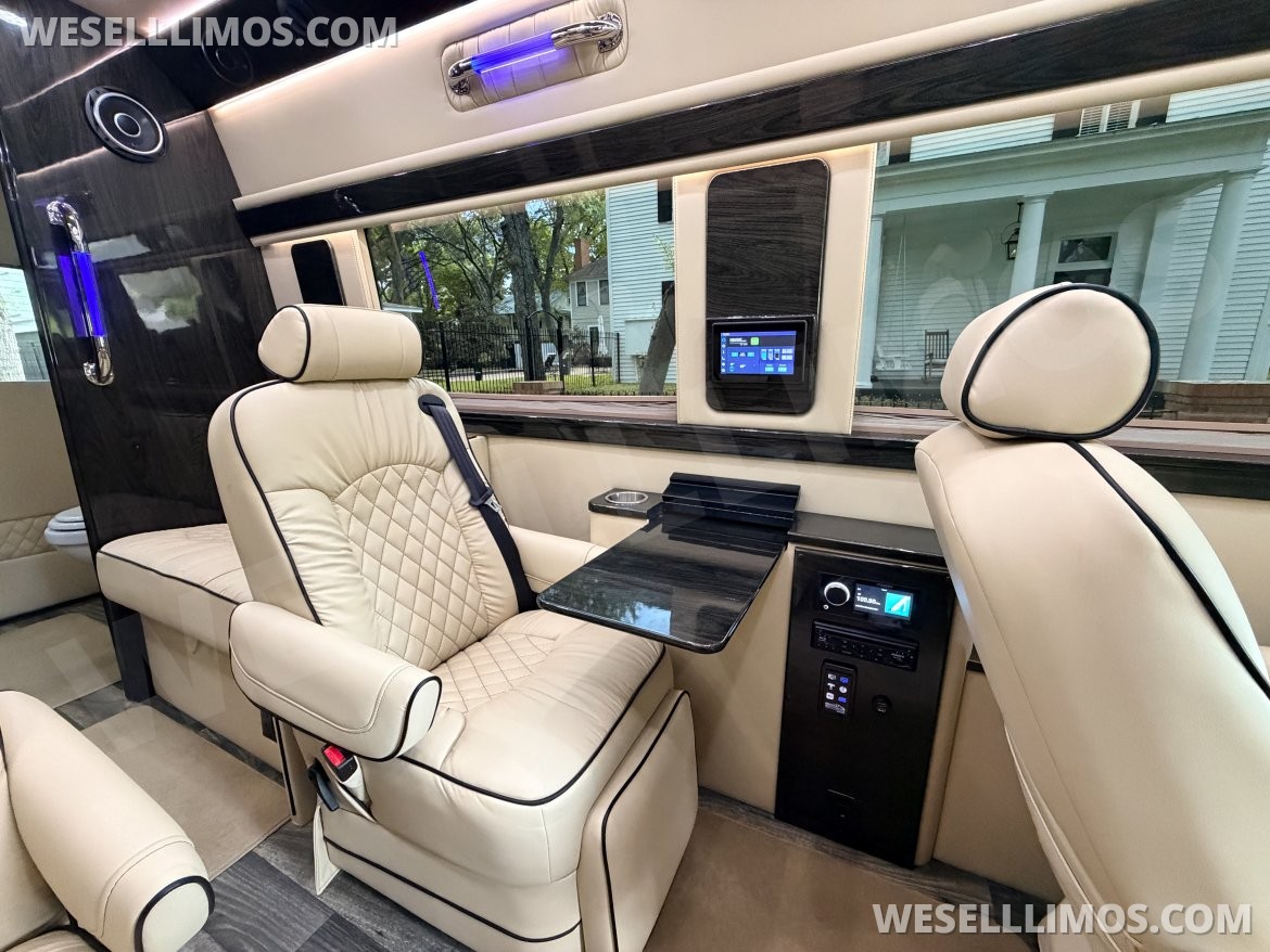 Sprinter for Sale in San Antonio, TX - Photo 7