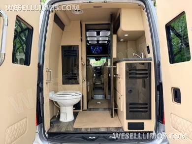Midwest Automotive Design (Used Unit) - Sprinter for Sale in San Antonio, TX - Photo 12
