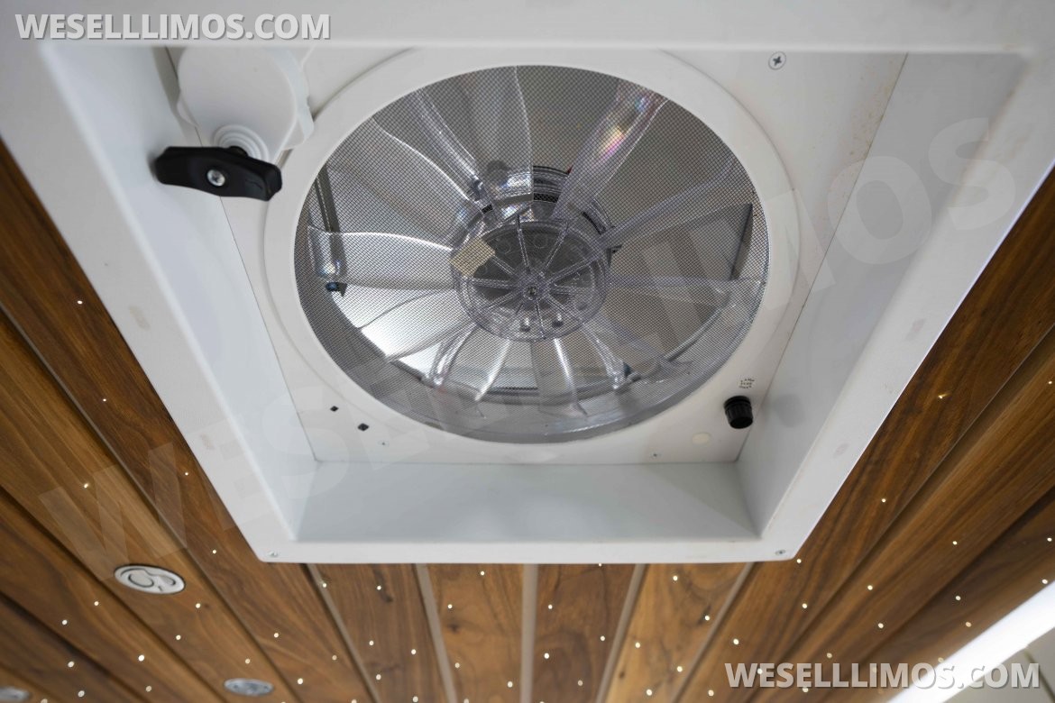 Sprinter for Sale in San Antonio, TX - Photo 10