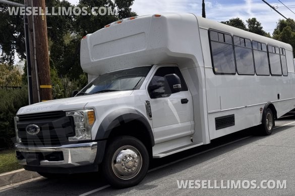 2018 Ford F550 Limousine for Sale in glendale, CA - Photo 2