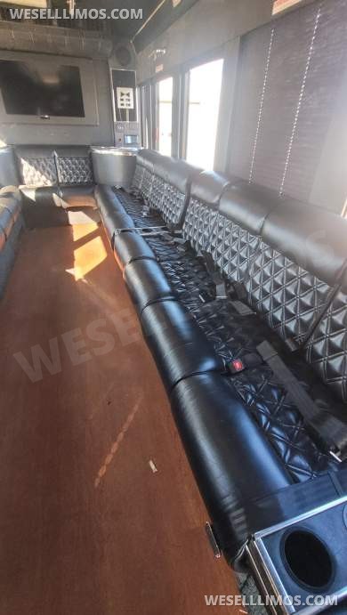 2014 Specialty Vehicles Group International navistar diesel Limo Bus - Limo Bus for Sale in Laguna Niguel, CA - Photo 22