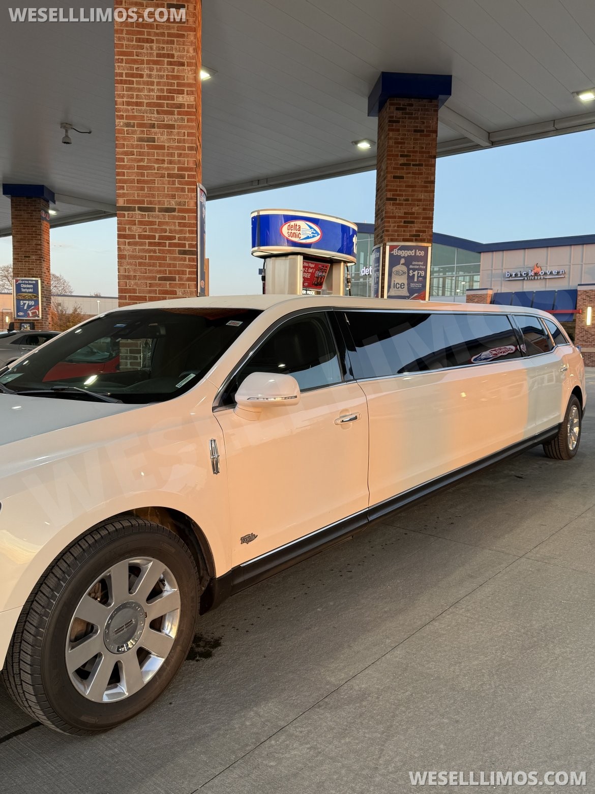 Limousine for Sale in Naperville, IL - Photo 3