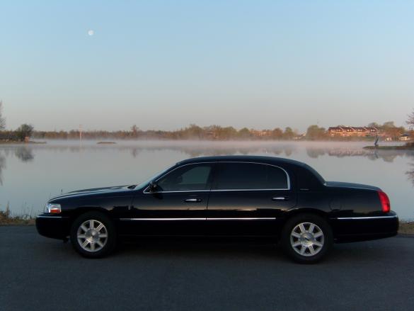 2011 Lincoln Town Car Executive L Sedan for Sale in Hogansburg, NY - Main Photo