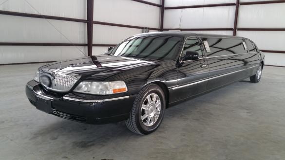 2011 Lincoln Towncar Limousine for Sale in Houston, TX - Main Photo