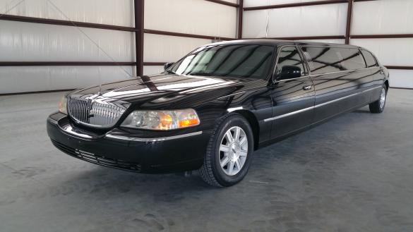 2009 Lincoln Towncar Limousine for Sale in Houston, TX - Main Photo