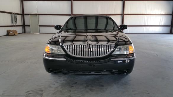 2009 Lincoln Towncar Limousine for Sale in Houston, TX - Photo 3