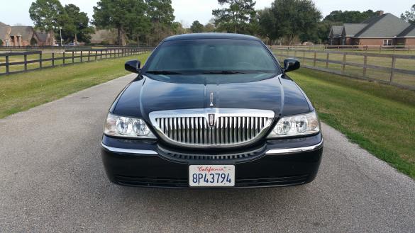 2008 Lincoln Towncar Limousine for Sale in Houston, TX - Photo 2