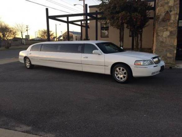 2007 Lincoln Town Car Limousine for Sale in Richmond, VA - Photo 2