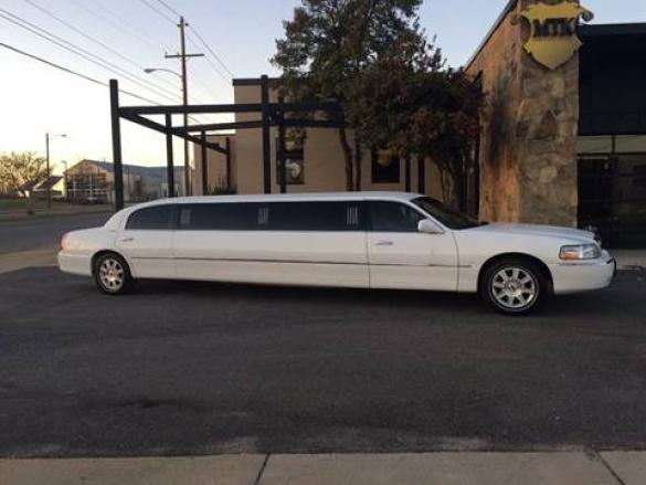 2007 Lincoln Town Car Limousine for Sale in Richmond, VA - Photo 3