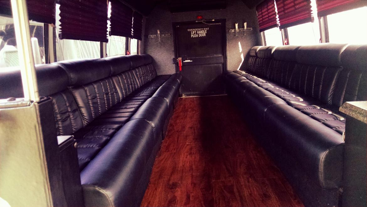 Limo Bus for Sale in AMHERST, OH - Photo 7