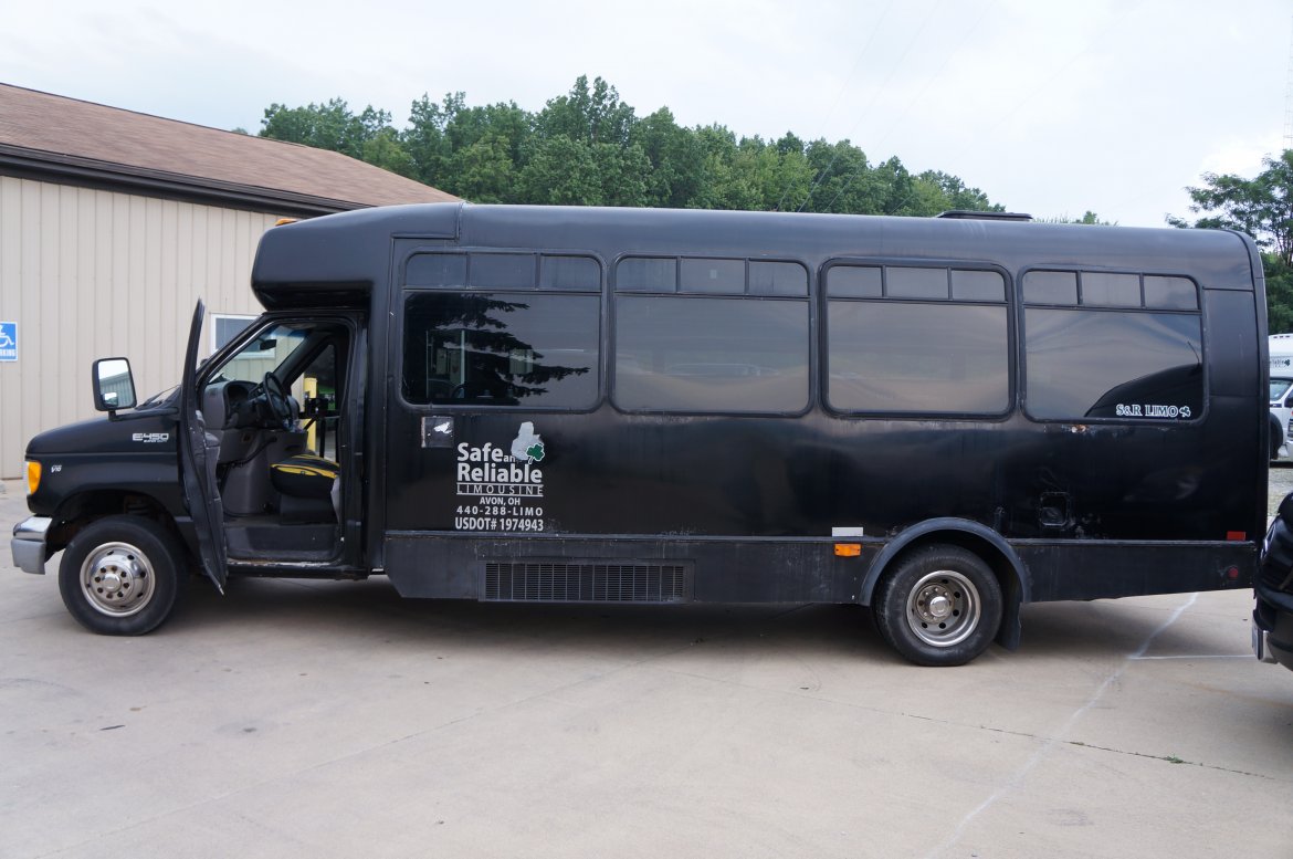 Limo Bus for Sale in AMHERST, OH - Photo 8