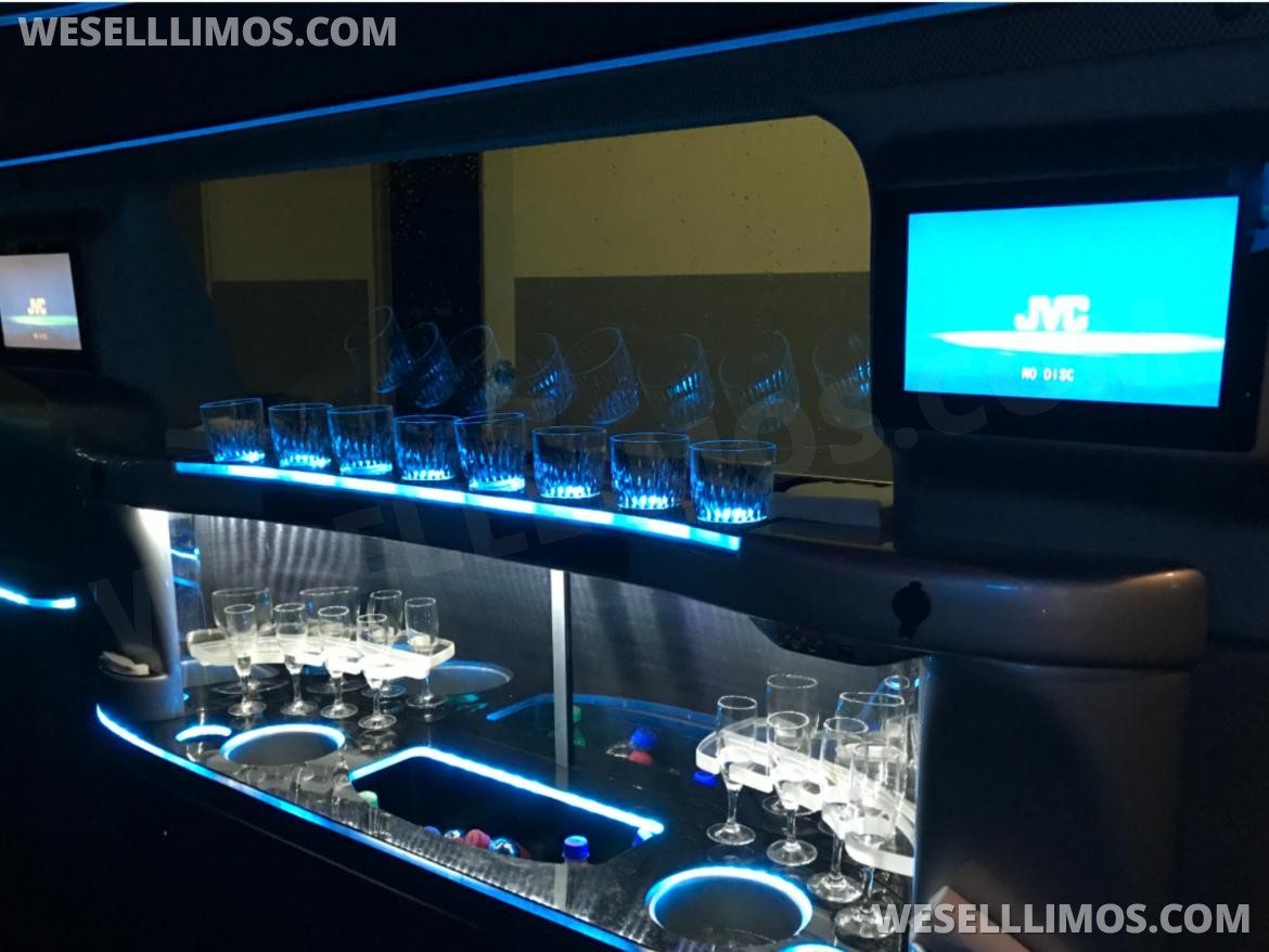 Limousine for Sale in Port Chester, NY - Photo 8