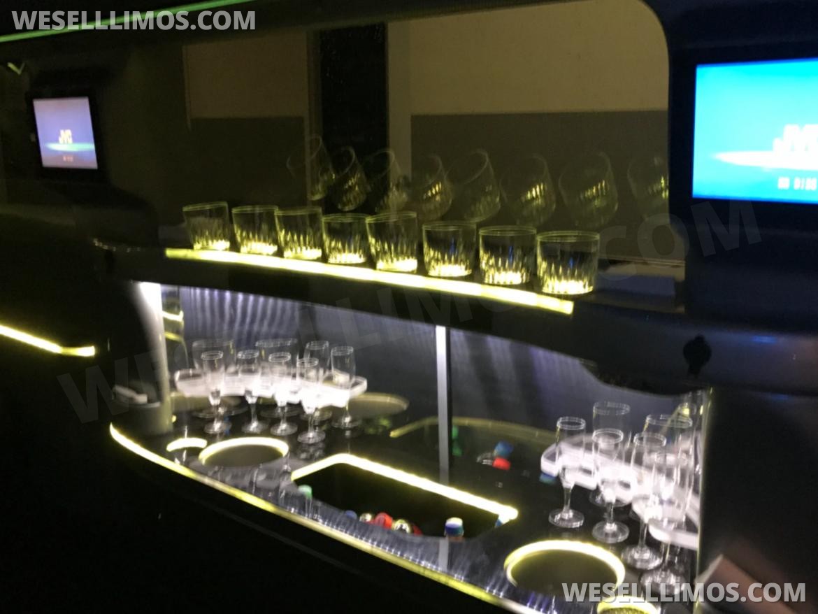 Limousine for Sale in Port Chester, NY - Photo 9