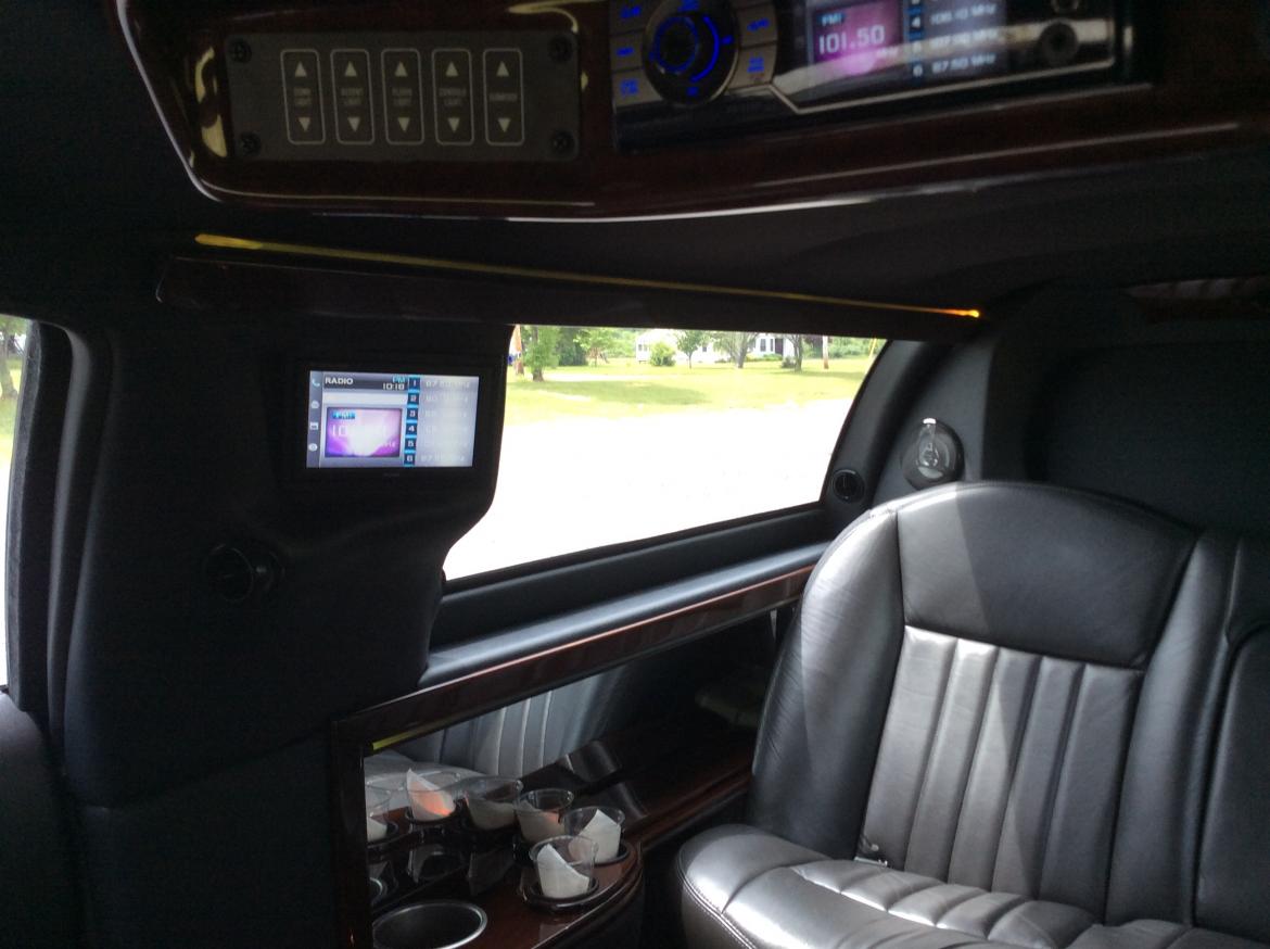 Limousine for Sale in Trenton, NJ - Photo 16