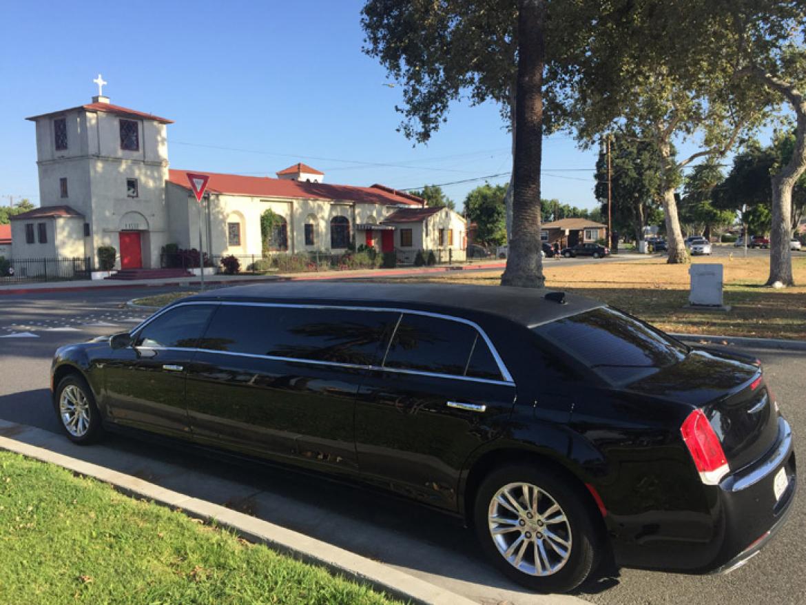 Limousine for Sale in Los Angeles, CA - Photo 5