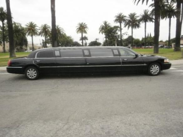 2003 Lincoln  Town Car Limousine for Sale in Los Angeles, CA - Photo 2