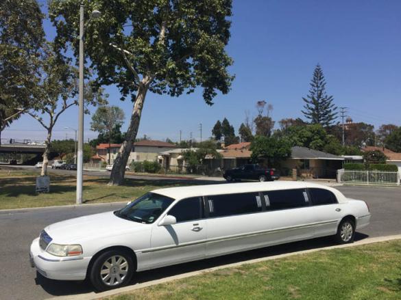 2004 Lincoln  Town Car Limousine for Sale in Los Angeles, CA - Photo 3