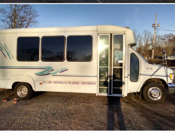 1999 Ford E 450 Limo Bus for Sale in Aberdeen, NJ - Photo 2