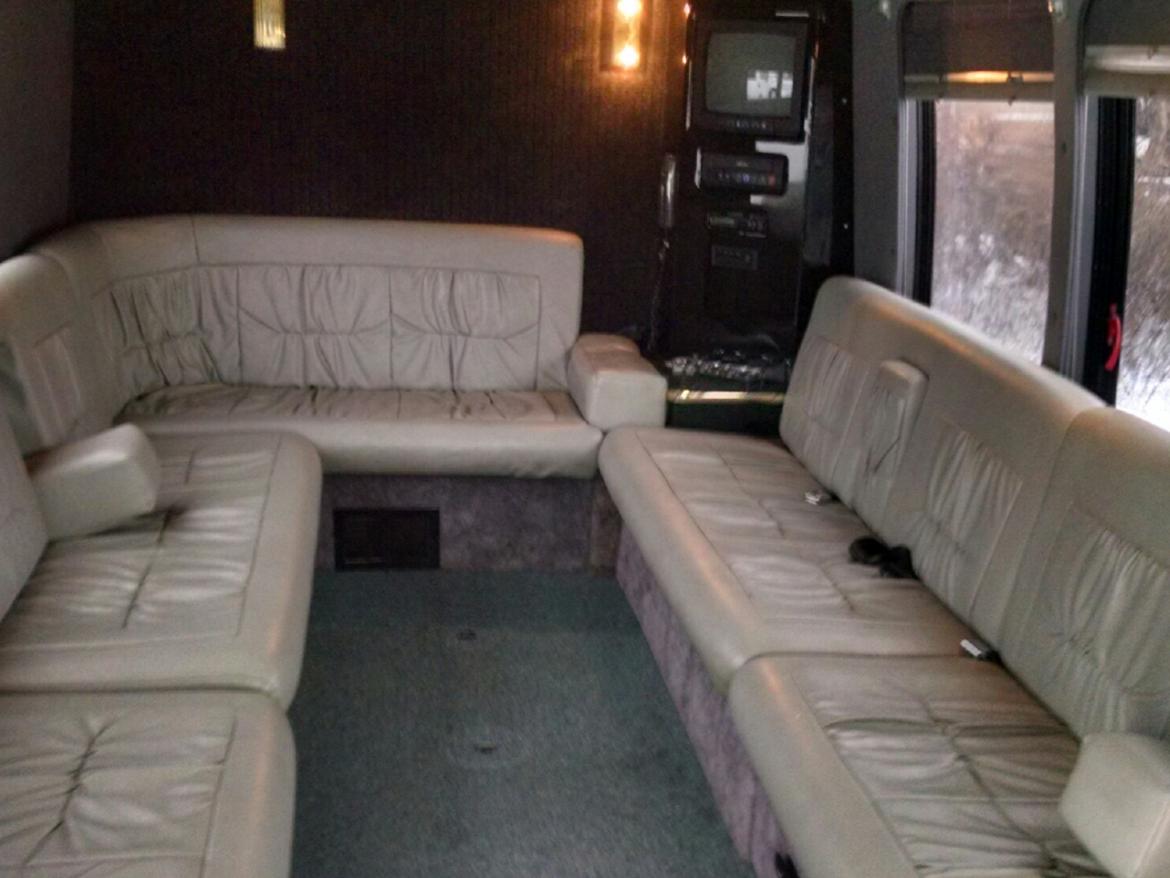 Limo Bus for Sale in Aberdeen, NJ - Photo 10