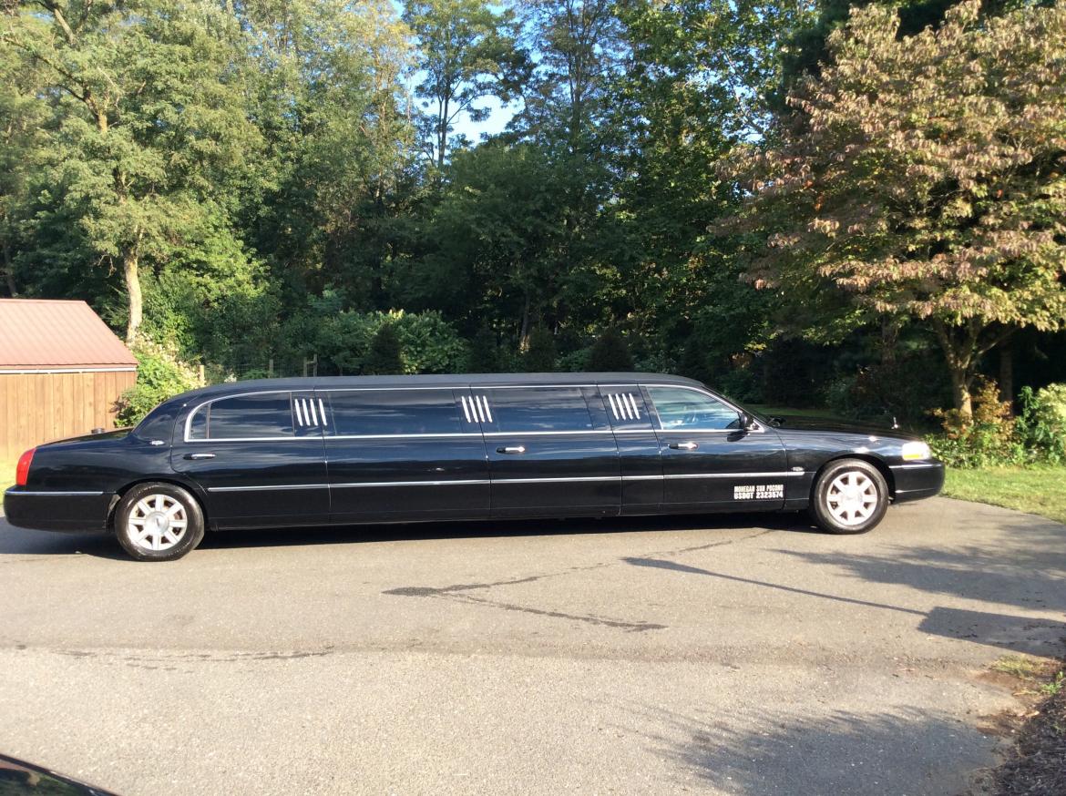 Limousine for Sale in Burlington , AL - Main Photo