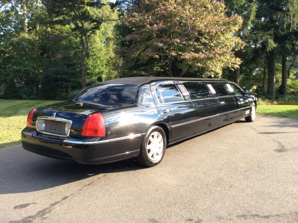 2007 Lincoln Town Car Limousine for Sale in Burlington , AL - Photo 2