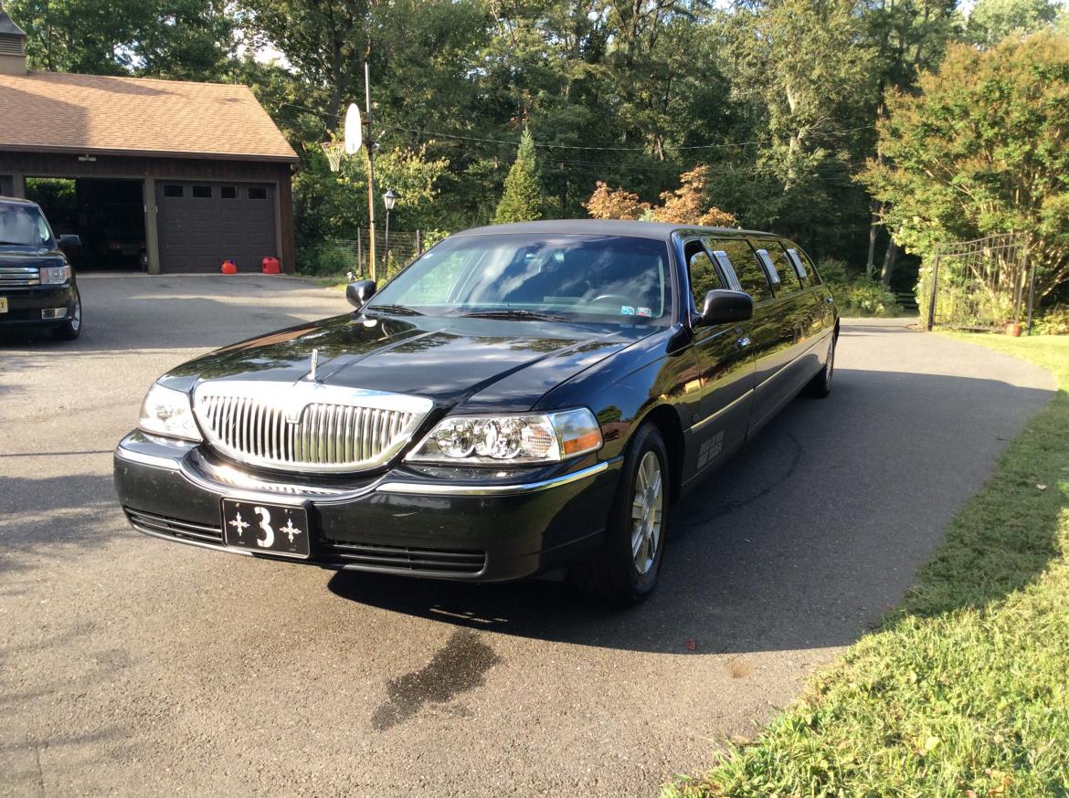 Limousine for Sale in Burlington , AL - Photo 4