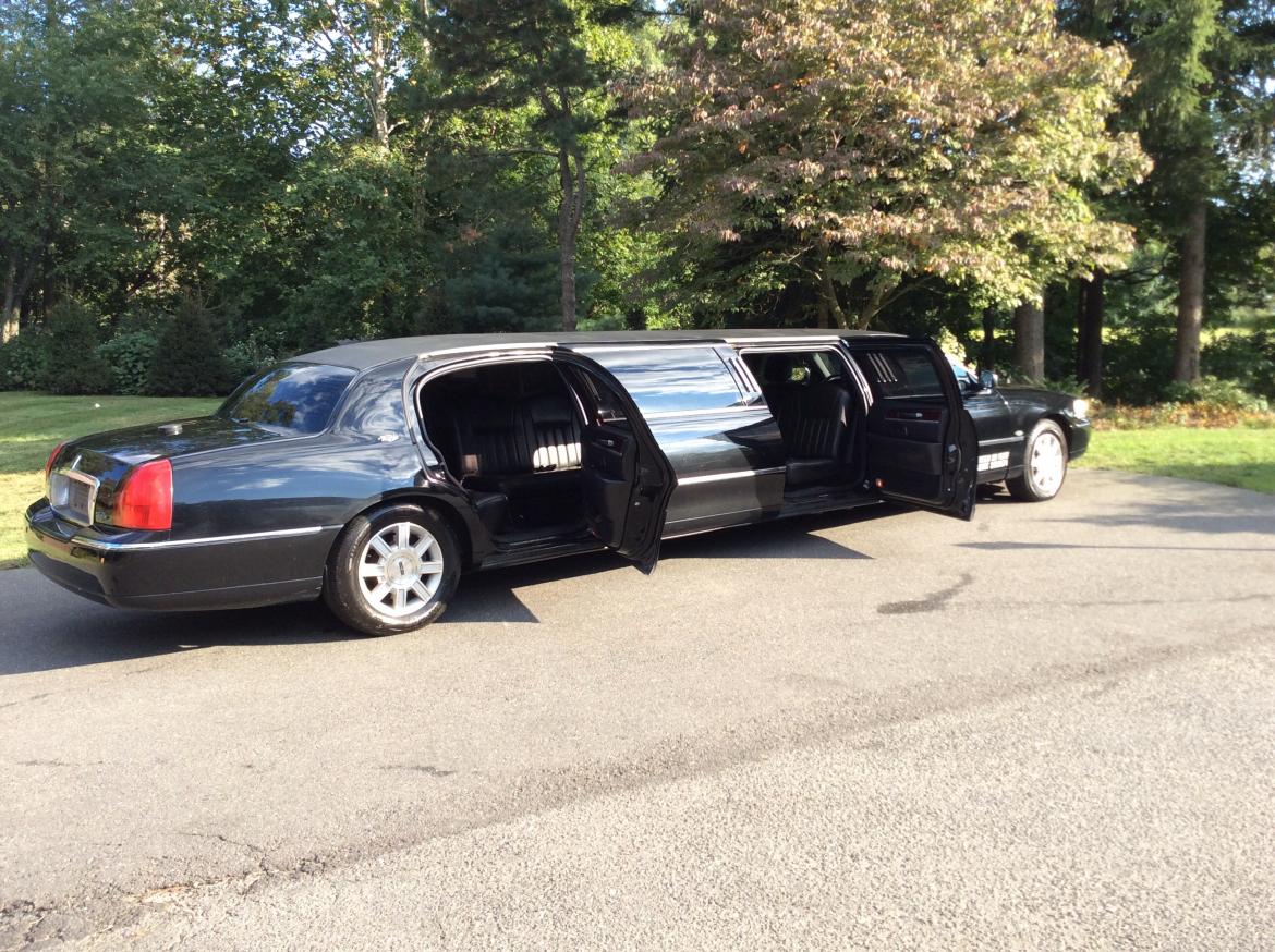 Limousine for Sale in Burlington , AL - Photo 5