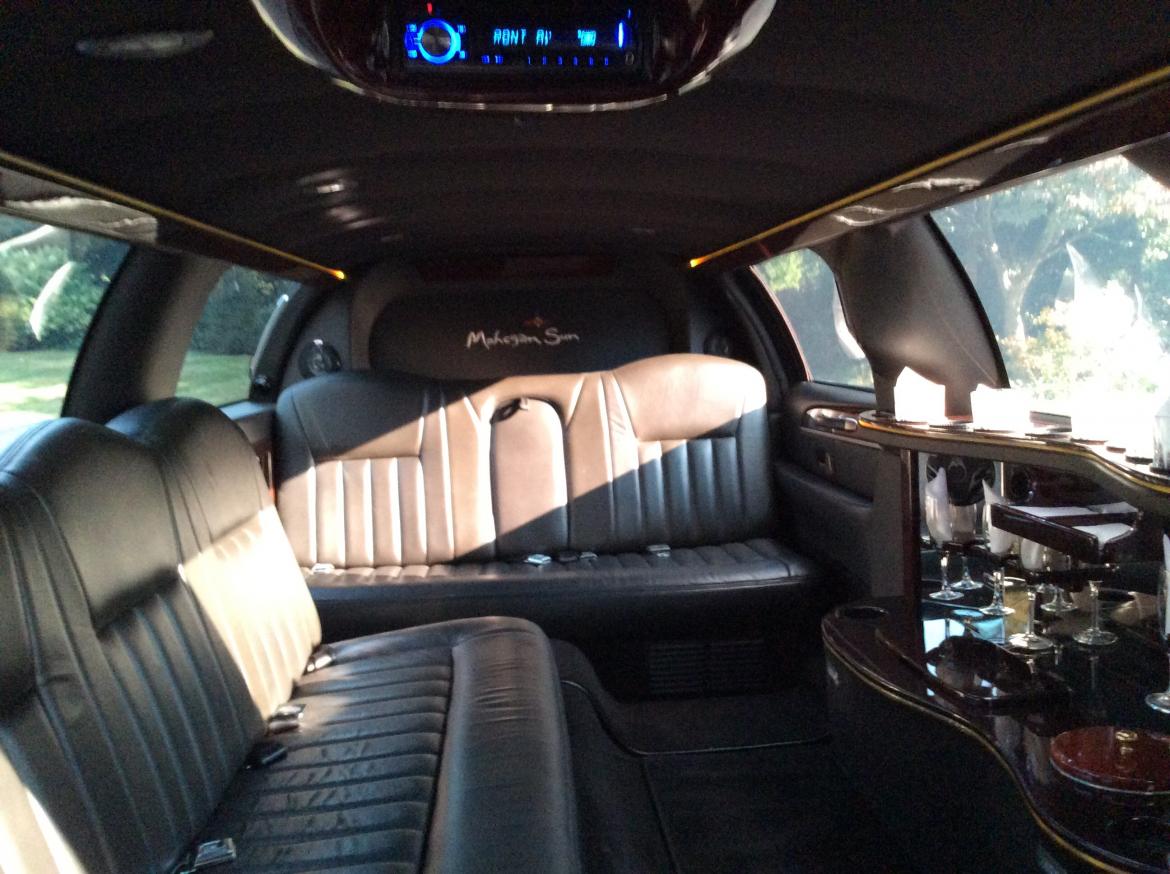 Limousine for Sale in Burlington , AL - Photo 8