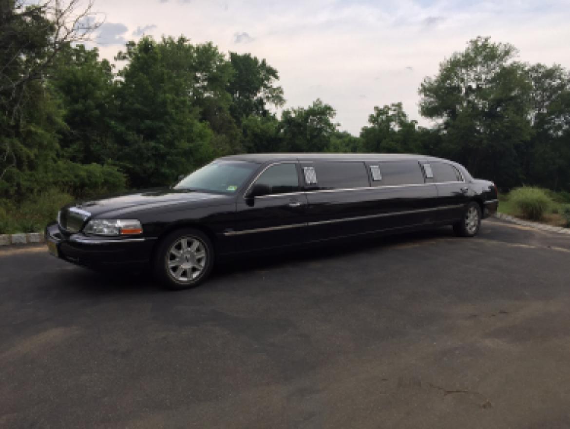 Limousine for Sale in Holmdel, NJ - Main Photo