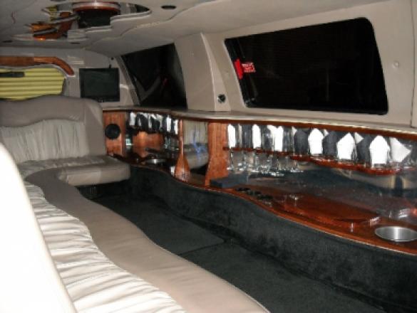 2005 Ford Excursion Limousine for Sale in Riverview, FL - Photo 2
