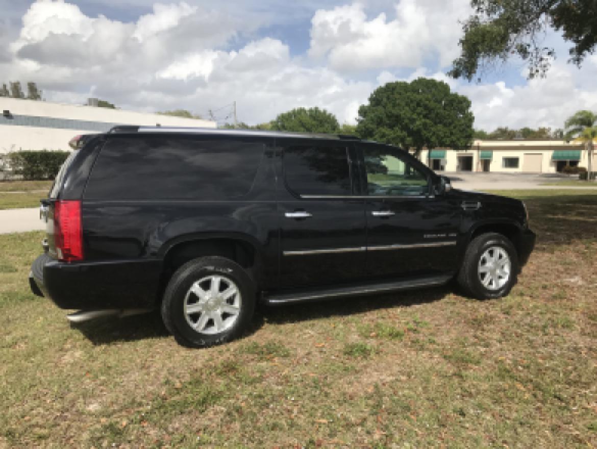 CEO SUV Mobile Office for Sale in WELLINGTON, FL - Photo 5