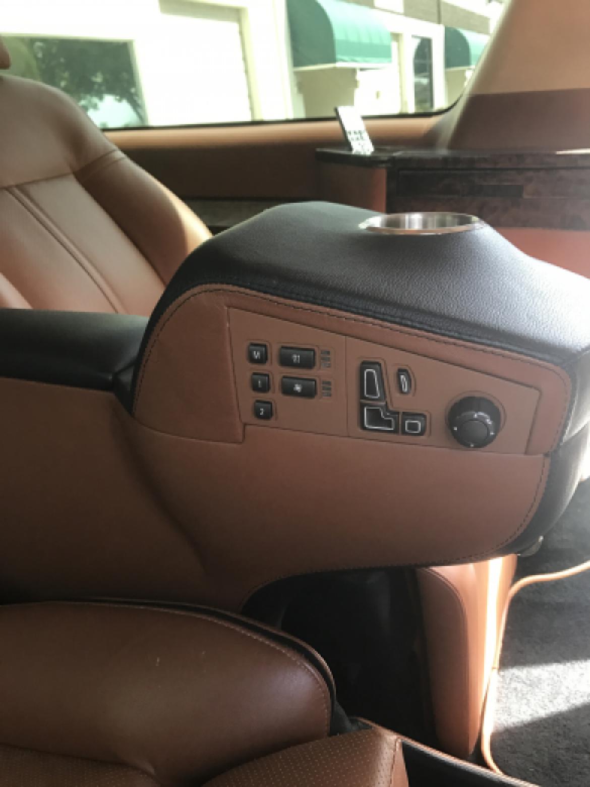 CEO SUV Mobile Office for Sale in WELLINGTON, FL - Photo 17