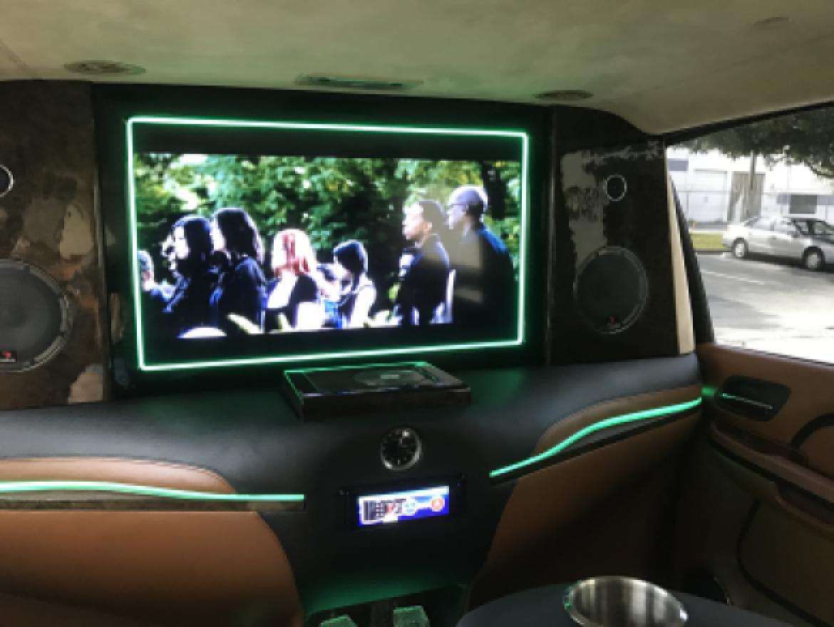 CEO SUV Mobile Office for Sale in WELLINGTON, FL - Photo 23