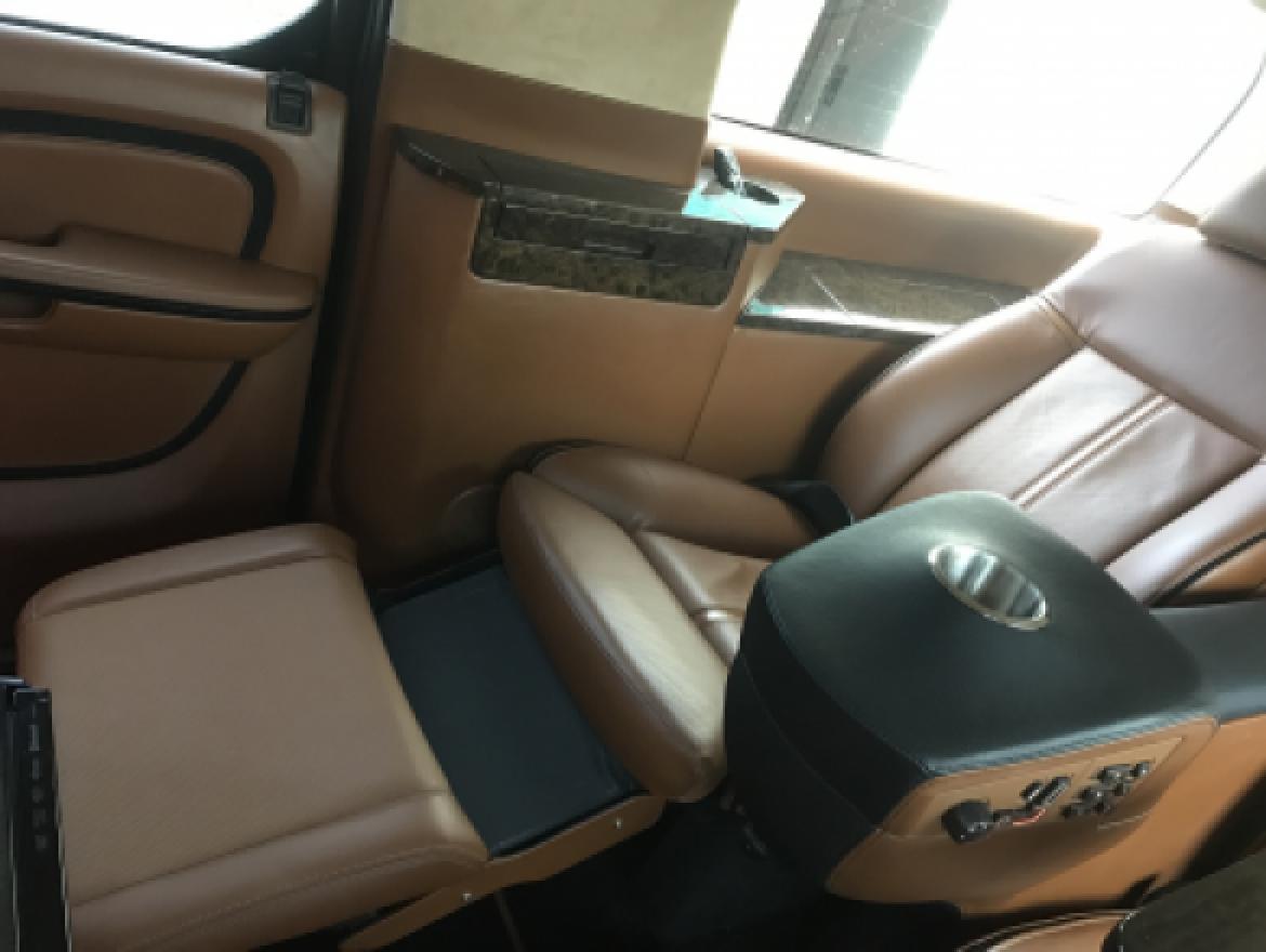 CEO SUV Mobile Office for Sale in WELLINGTON, FL - Photo 25
