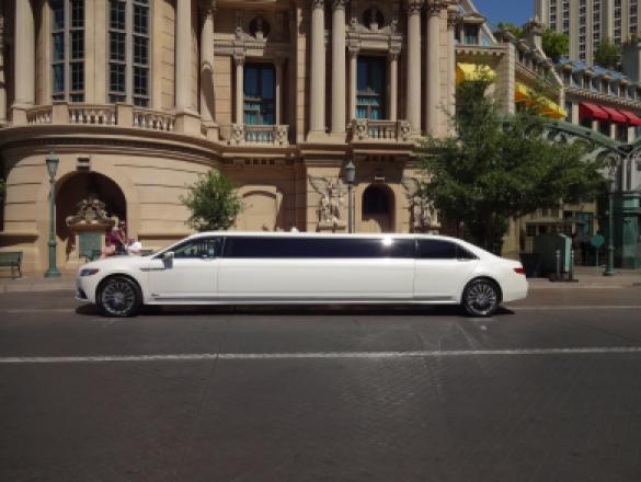 2017 Lincoln CONTINENTAL Limousine for Sale in Irvine, CA - Photo 3