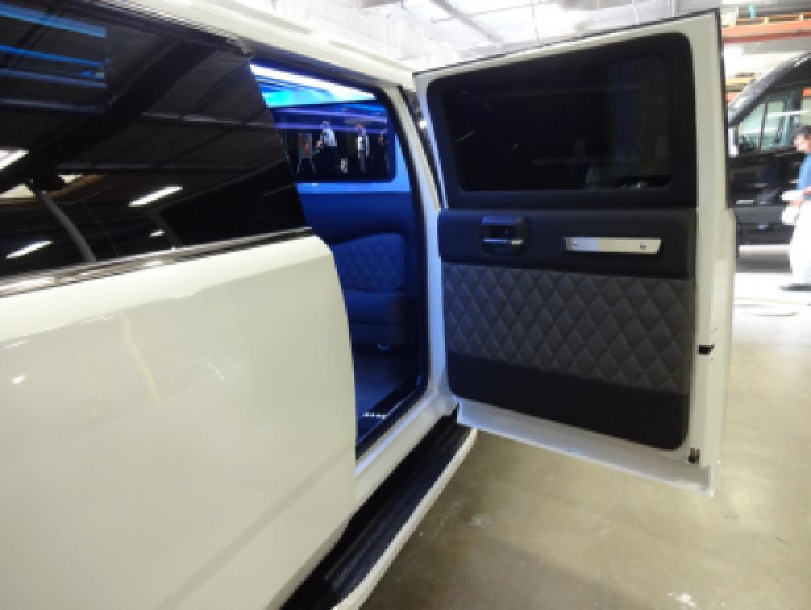 SUV Stretch for Sale in Irvine, CA - Photo 2